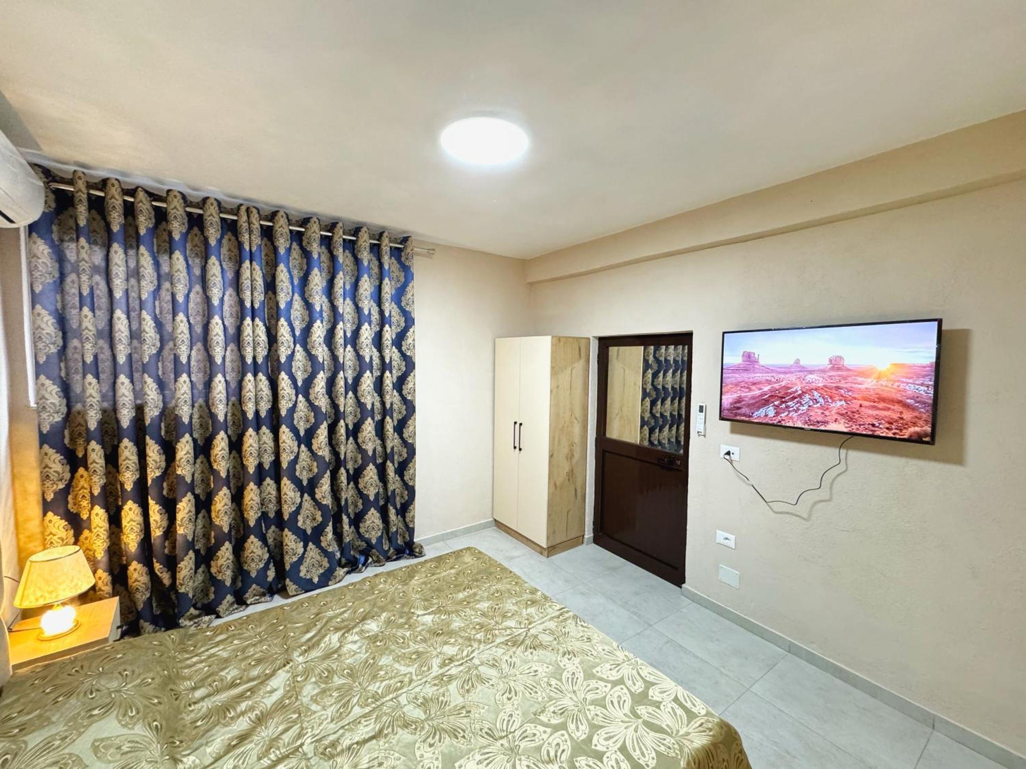 Shkodra Guest House & Trips